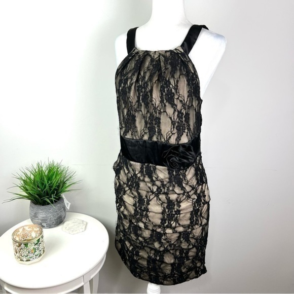 Torrid Sheath Dress Womens Black Floral Stretch Scoop Neck Sleeveless Lace Zip L - Picture 1 of 9